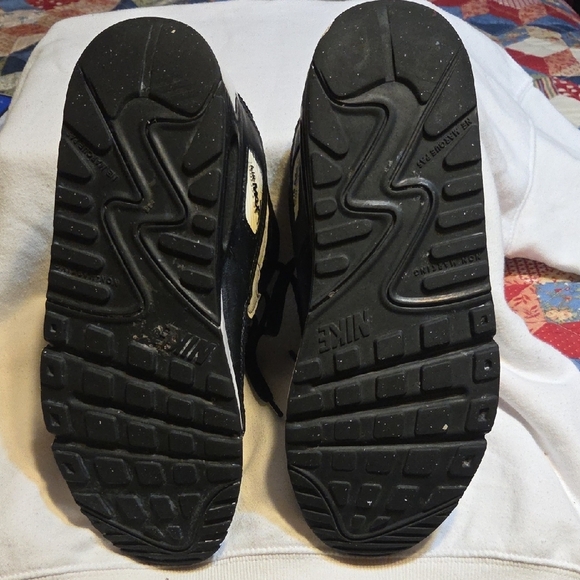 Nike Air Max Kids Black and White Sneakers - Picture 4 of 9